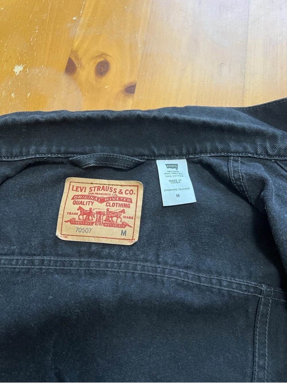 Levi's 70507 0260 Black Denim Trucker Jacket Men's Size M (Roomy) - Picture 4 of 8
